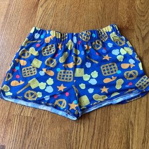 They are a kids large, and they don’t have any rips or stains.